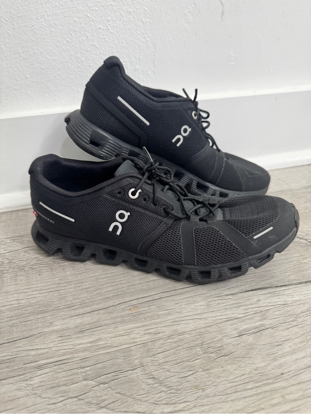 On Cloud All Black Running Walking Shoes - US Men's 7.5 - Almost New EUC